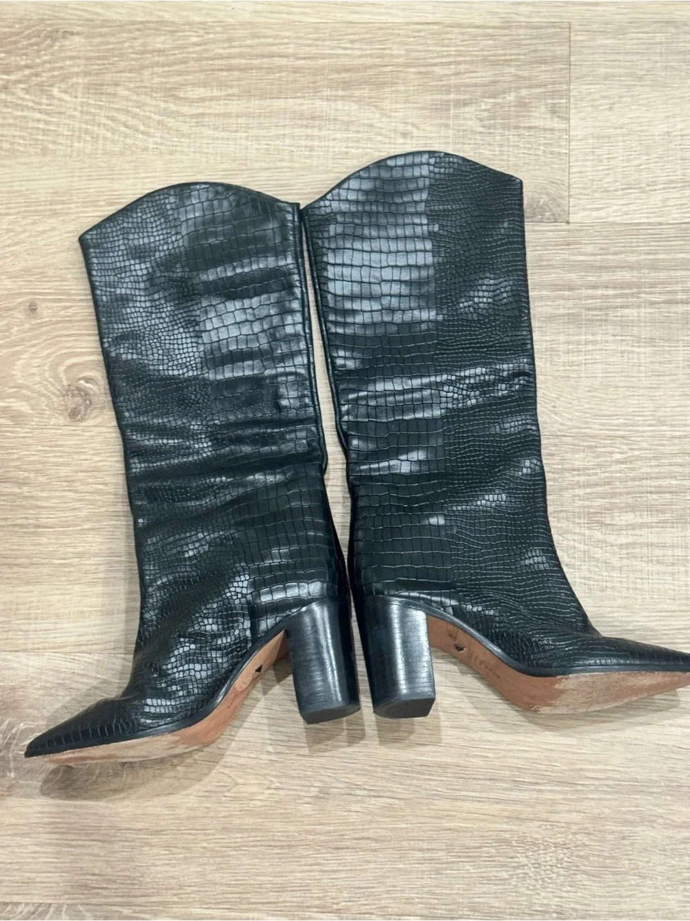 SCHUTZ iconic maryana